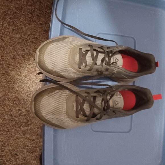 Reebok sneakers 11.5R color grey and red - Picture 3 of 7